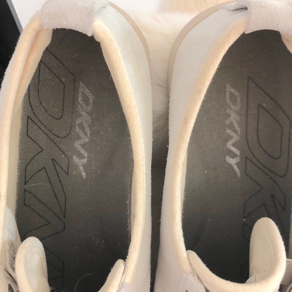 DKNY Suede Leather Embellished Studs Off White - Picture 6 of 8